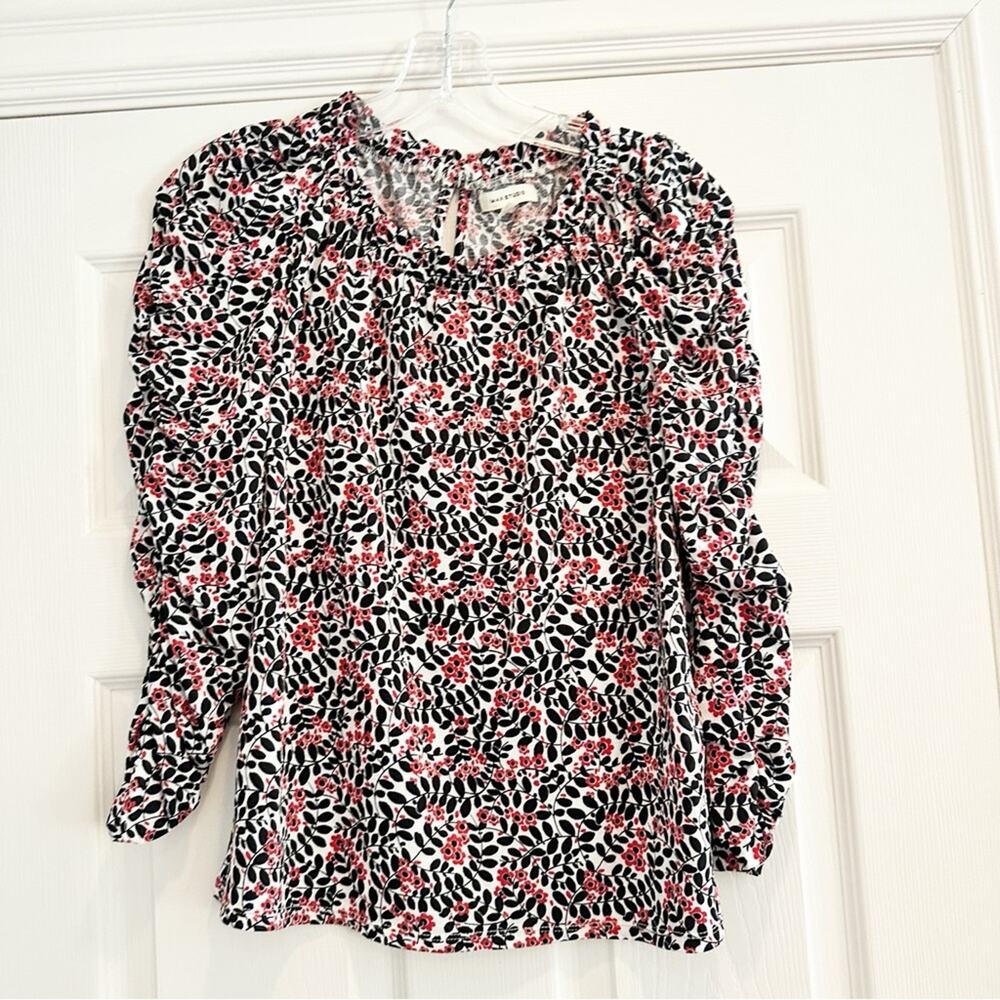MAX STUDIO Crepe Ruched Sleeve Blouse Red White Black Floral  Top SMALL Casual